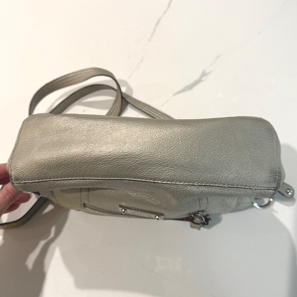 Tignanello Silver Metallic Leather Crossbody Shoulder Bag Purse Built in Wallet - Picture 11 of 13